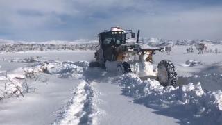Diyarbakır'da karla mücadele çalışmaları sürüyor