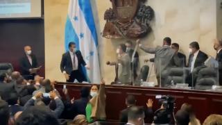 Honduras Parlamentosu'nda olaylı seçim