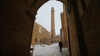 Mardin tarihi mekanlarıyla beyaza büründü