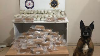 Şırnak'ta durdurulan tırda 52,6 kilogram uyuşturucu ele geçirildi