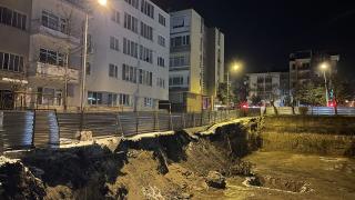 Balıkesir'de toprak kayması: 2 bina boşaltıldı