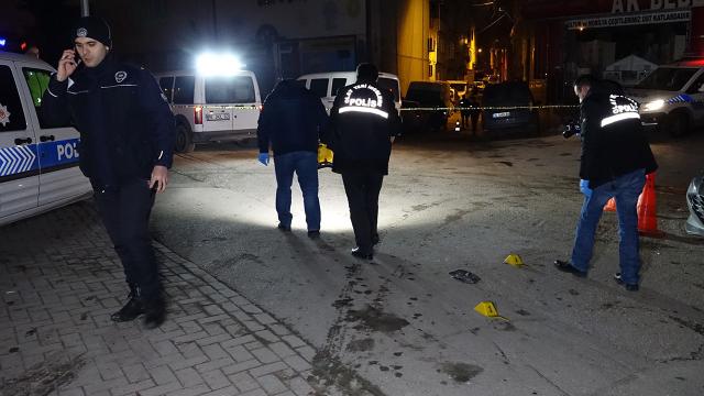 Bursa'da silahlı kavga: 1'i ağır 2 yaralı