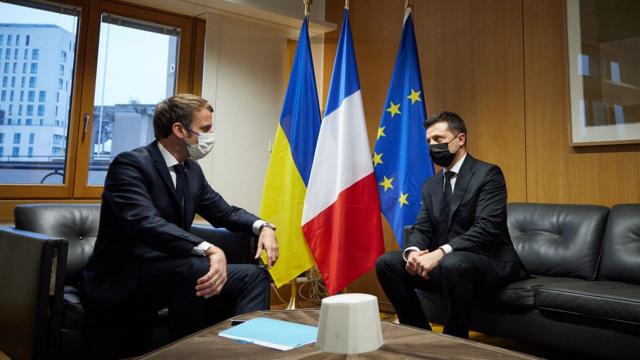 Vladimir Zelenskiy, Emmanuel Macron ile görüştü