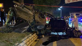 Bursa'da ağaca çarpan otomobil ikiye ayrıldı: 1 ölü