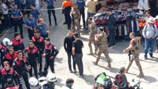 Fatih'te iki esnaf grubu arasında silahlı çatışma: 1'i polis 5 yaralı