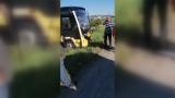 Duran otomobile çarpan İETT otobüsü yoldan çıktı: 1 yaralı