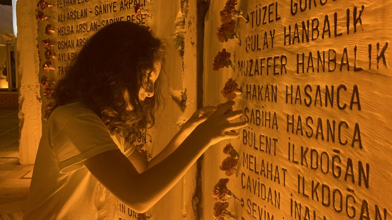 Marmara Depremi'nde hayatını kaybedenler anıldı