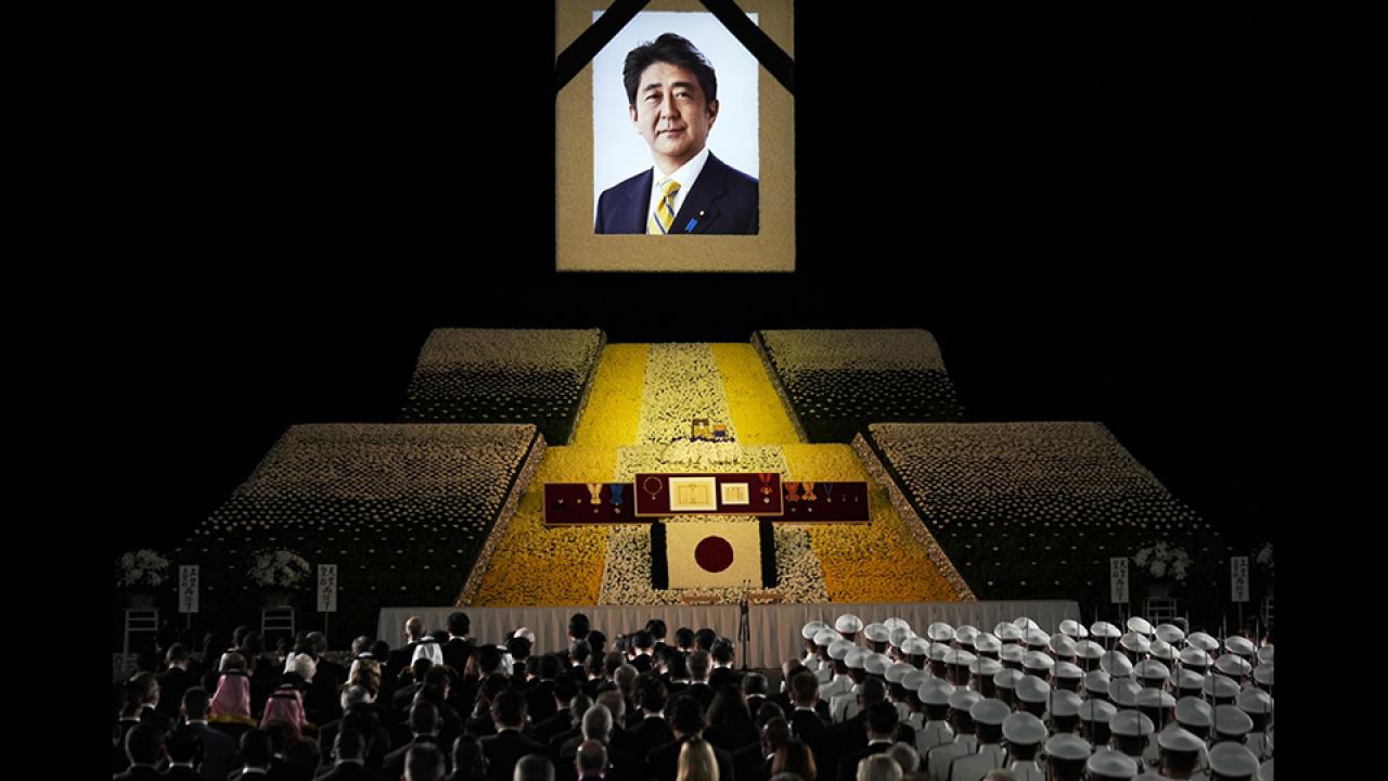 Eski Japonya Başbakanı için cenaze töreni