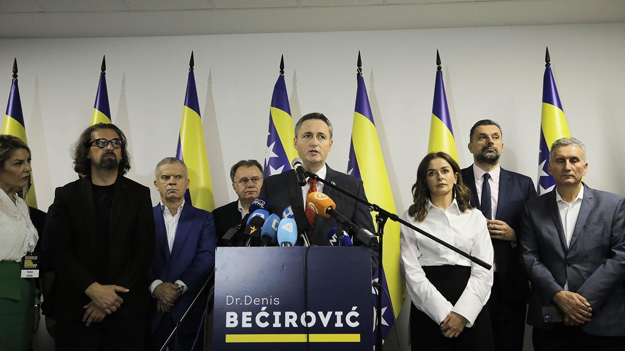 Bosna Hersek'te en fazla oyu Beçiroviç aldı