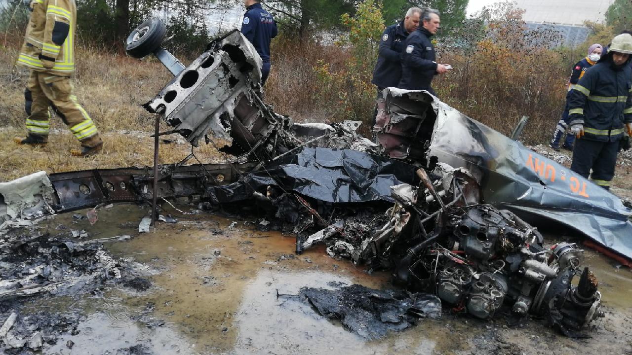 Bursa&#039;da eğitim uçağı düştü: 2 can kaybı