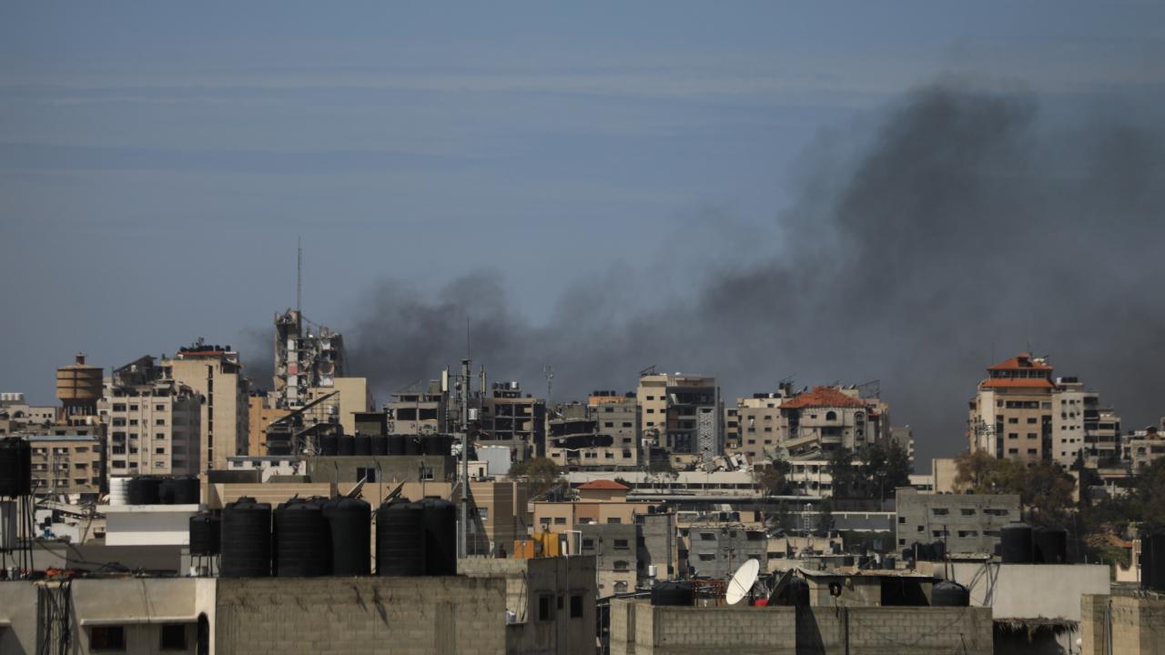 İsrail ordusu, Gazze&#039;nin kuzeyine yoğun saldırı düzenliyor