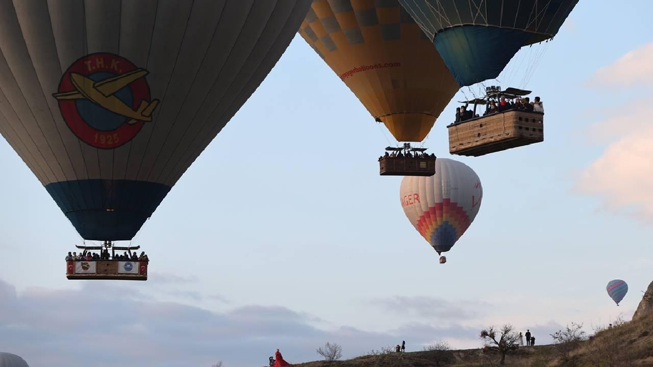 Türkiye&#039;de 747 bini aşkın turist balonla uçtu