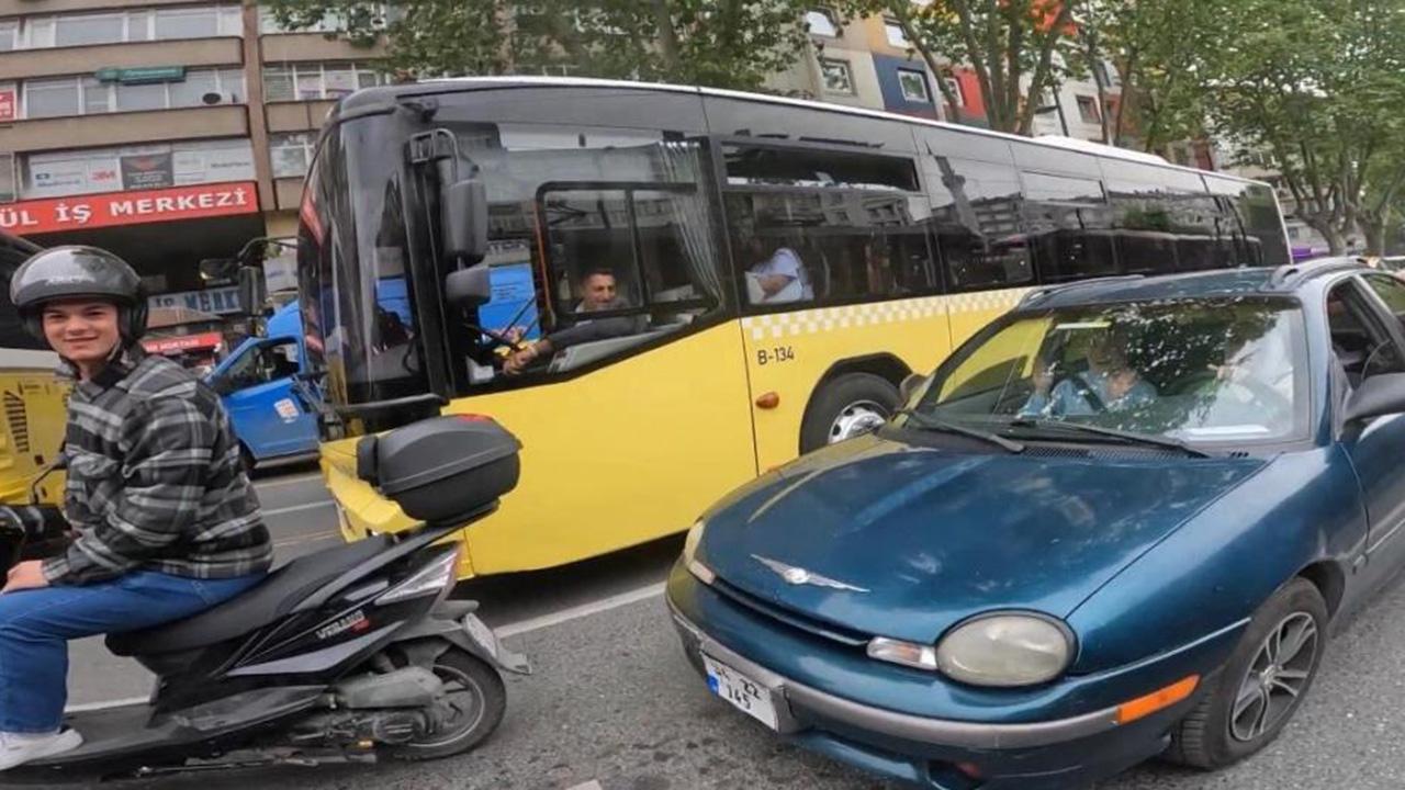 İstanbul&#039;da ilginç kaza: Motosikletine çarpan kişi annesi çıktı