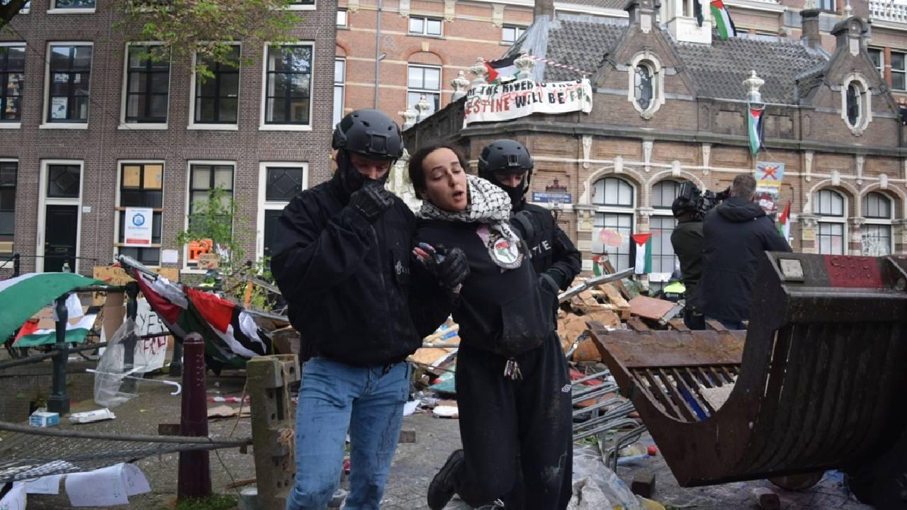 Amsterdam&#039;da Filistin gösterileri: Öğrenciler gözaltına alındı