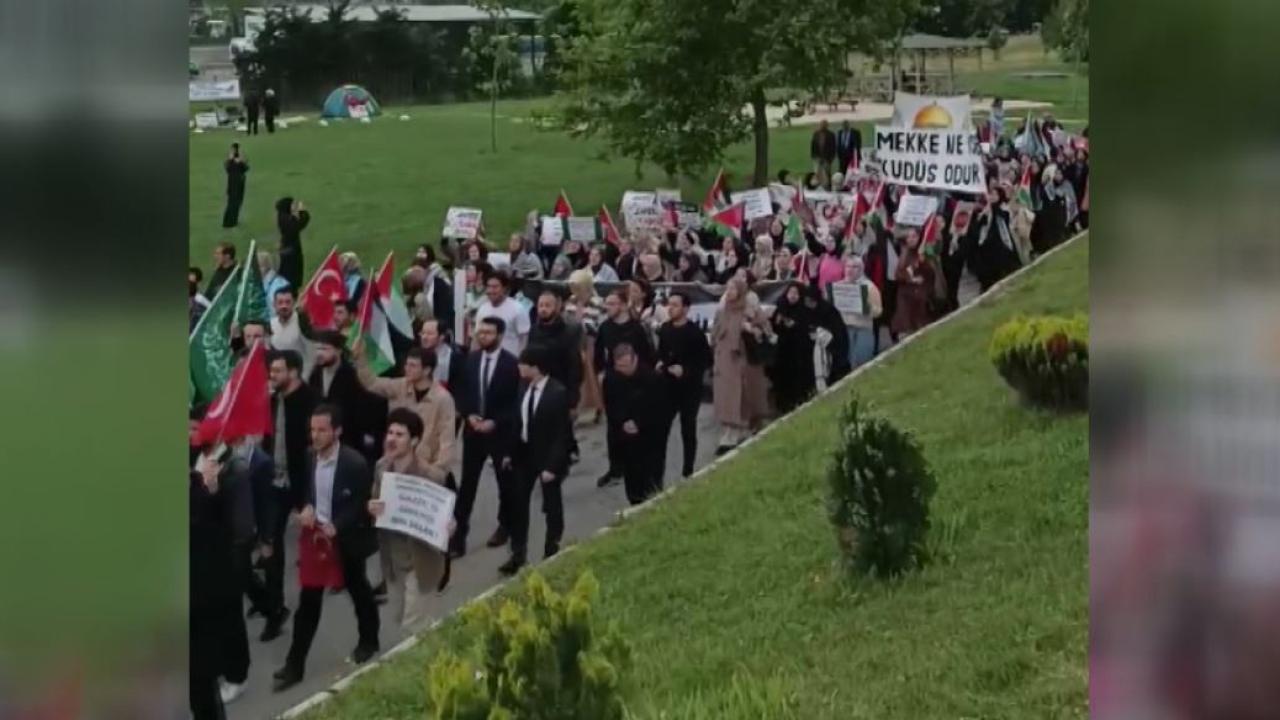İstanbul&#039;da öğrenci ve akademisyenlerden Gazze protestosu