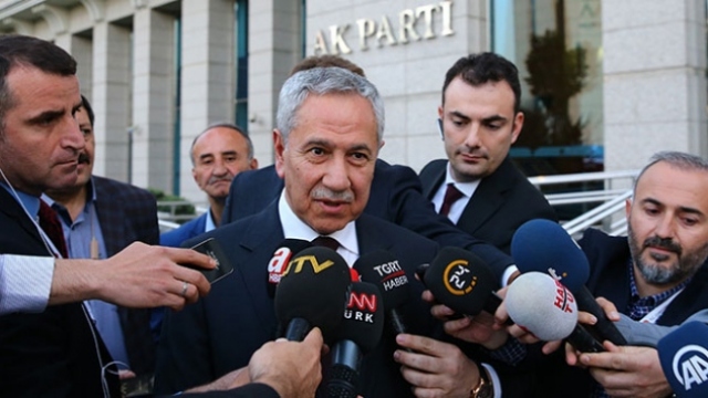 Bülent Arınç: AK Parti ve Genel Başkanına zarar verecek hiçbir hareketin içinde olmam