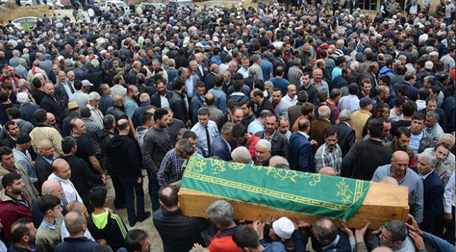 Hayatını kaybeden MHP İlçe Başkanı son yolculuğuna uğurlandı