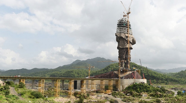 Hindistanda dünyanın en uzun heykeli tamamlanıyor
