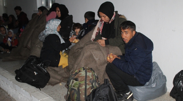 Balıkesirde 102 düzensiz göçmen yakalandı